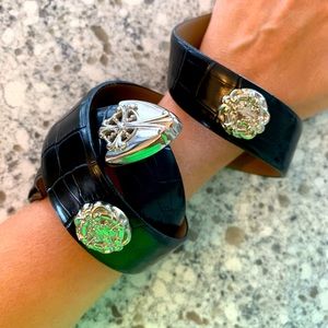 Western silver bucket and details belt black